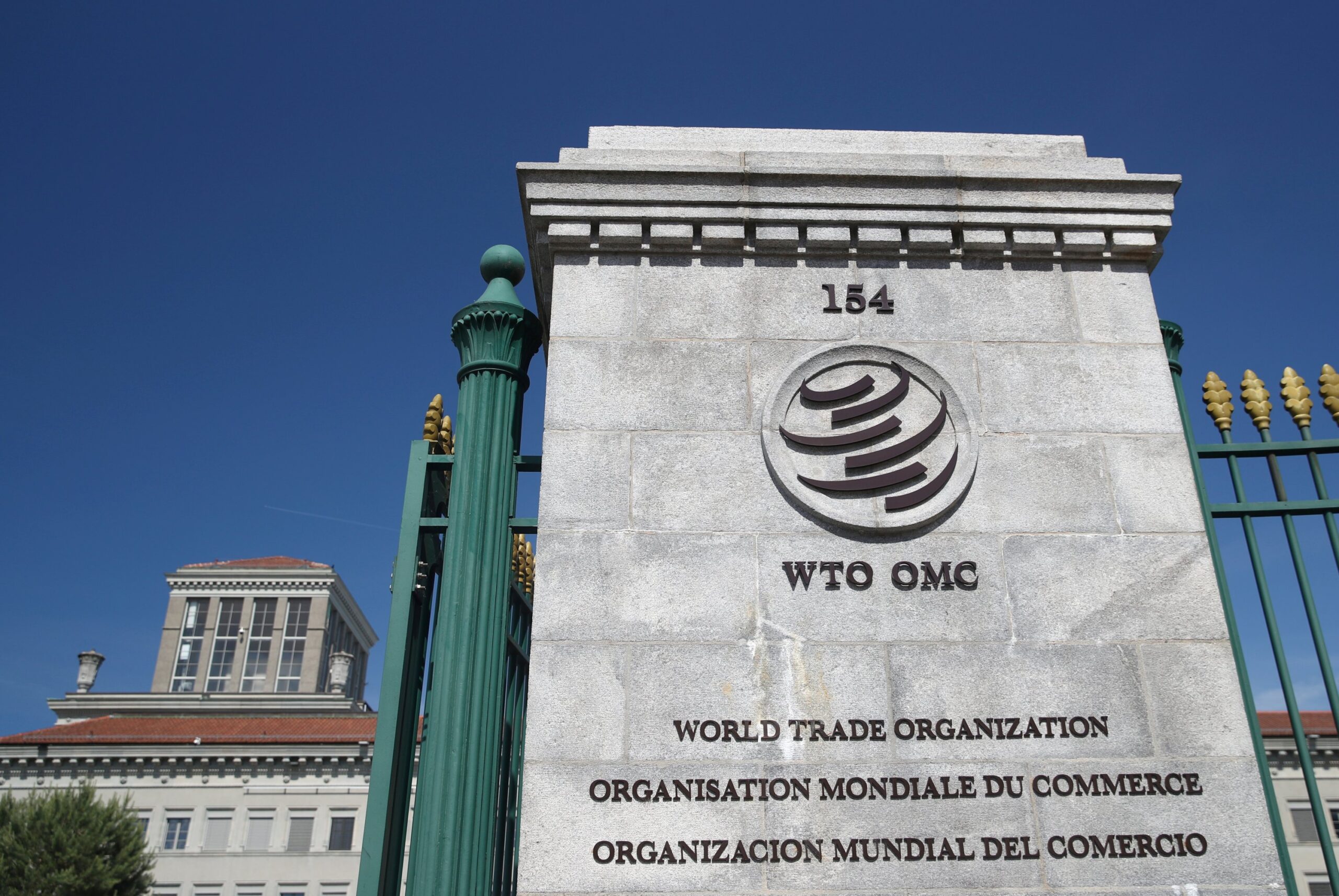 Global Trade Risks: Tariffs and US Policy Implications
